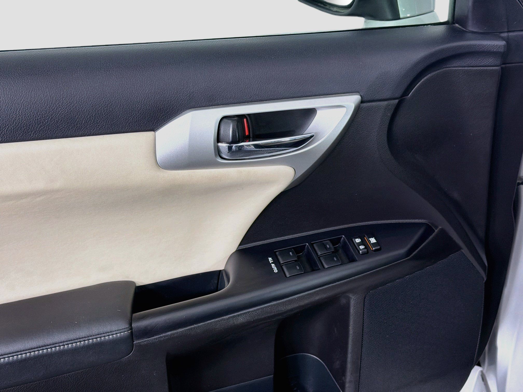 Used 2012 Lexus CT 200h Premium w/ Premium Audio Pkg FWD image 15