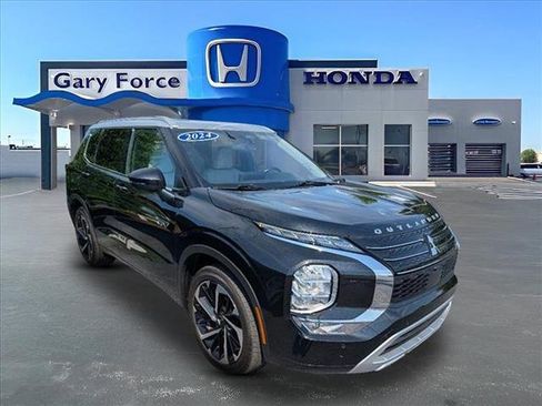 Used 2024 Mitsubishi Outlander SEL image 1