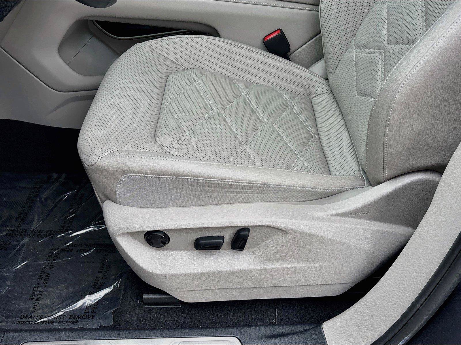 Used 2024 Volkswagen Atlas SE FWD image 18