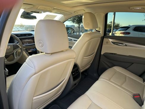 Used 2019 Cadillac XT5 Luxury image 18
