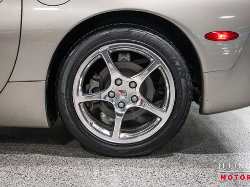 Used 2002 Chevrolet Corvette Convertible w/ Preferred Equipment Group2 image 10