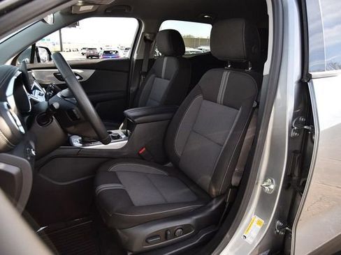 Used 2025 Chevrolet Blazer LT image 18