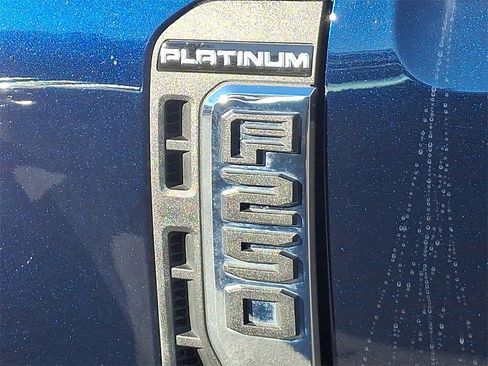 Used 2024 Ford F250 Platinum image 30