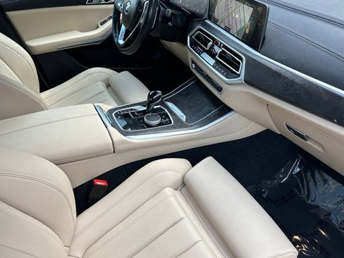 Used 2022 BMW X5 sDrive40i w/ Parking Assistance Package image 16