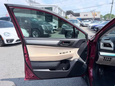 Used 2018 Subaru Outback 2.5i AWD/4WD image 11