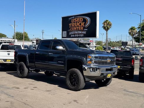 Used 2017 Chevrolet Silverado 2500 LTZ w/ Duramax Plus Package AWD/4WD image 29