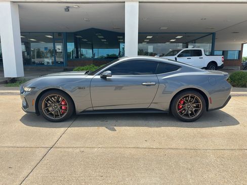 Used 2024 Ford Mustang GT Premium RWD image 4