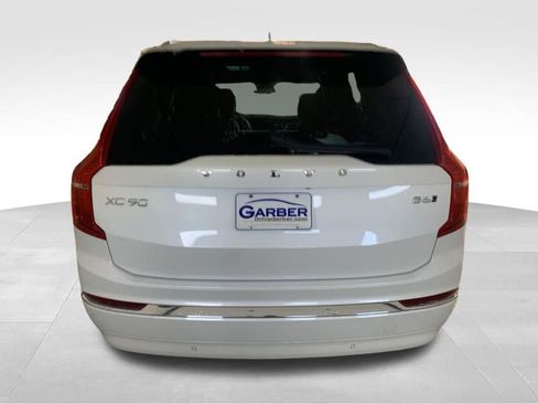 Used 2023 Volvo XC90 B6 Plus image 4