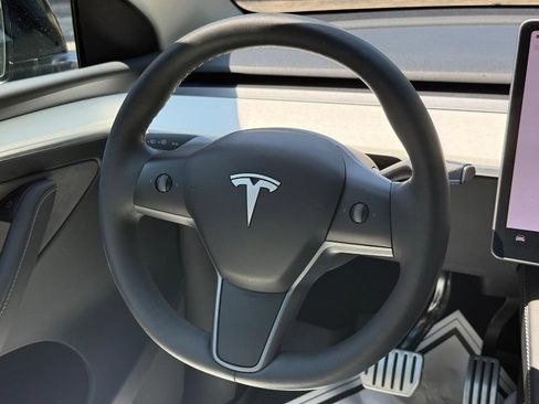 Used 2024 Tesla Model Y Performance AWD/4WD image 16
