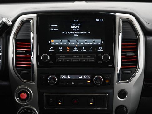Used 2021 Nissan Titan SV w/ SV Convenience Package AWD/4WD image 15