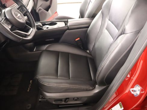 Used 2023 Nissan Rogue SL w/ SL Premium Package image 12