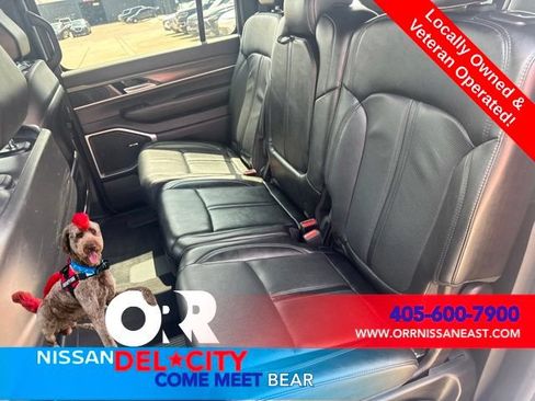 Used 2024 Jeep Wagoneer Series II w/ Flexible Seating Group AWD/4WD image 12