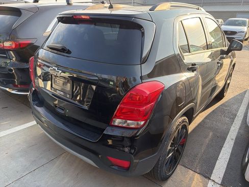 Used 2020 Chevrolet Trax LT w/ Redline Edition image 6