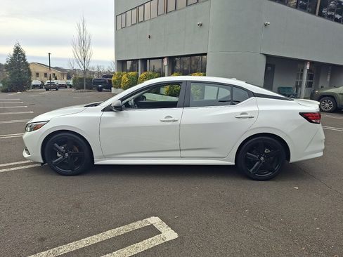 Certified 2023 Nissan Sentra SR w/ Electronics Package image 4