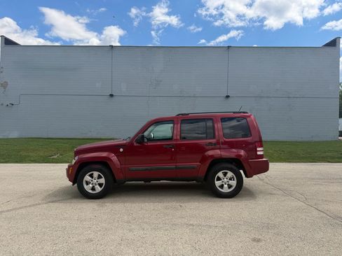 Used 2011 Jeep Liberty Sport w/ Popular Equipment Group AWD/4WD image 4