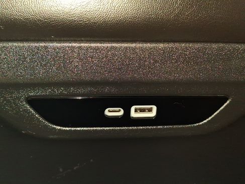 Used 2024 Chrysler Pacifica Touring-L FWD image 25