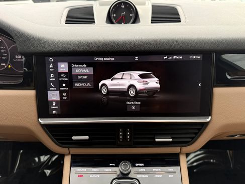Used 2019 Porsche Cayenne AWD/4WD image 35