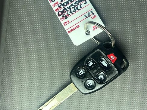 Used 2013 Honda Odyssey Touring Elite image 32