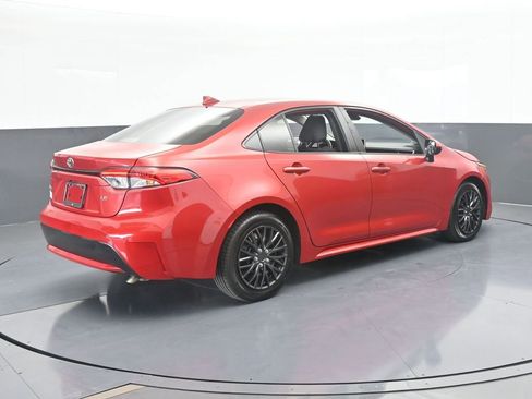 Used 2020 Toyota Corolla LE image 6