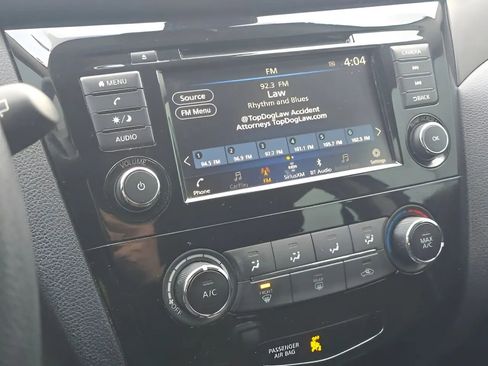 Used 2021 Nissan Rogue Sport S image 26