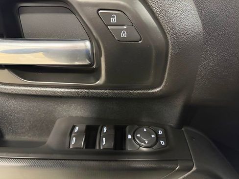 Used 2024 GMC Sierra 2500 Pro w/ Convenience Package image 8