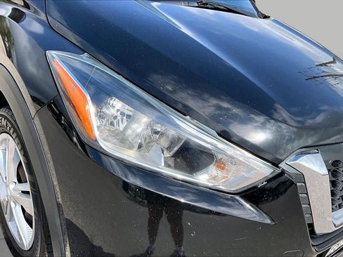 Used 2019 Nissan Kicks S FWD image 28