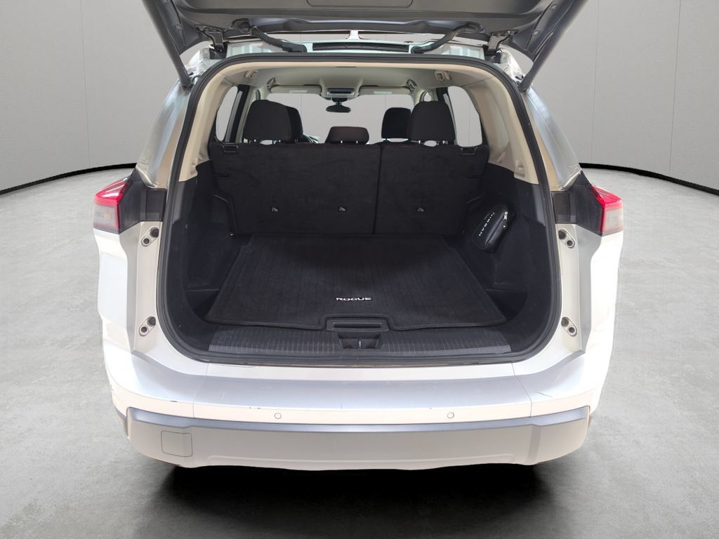 Used 2025 Nissan Rogue SV AWD/4WD image 11