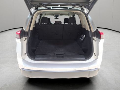 Used 2025 Nissan Rogue SV AWD/4WD image 11
