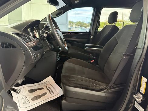 Used 2015 Dodge Grand Caravan SE FWD image 11