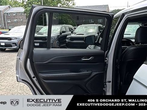 Used 2023 Jeep Grand Cherokee L Laredo AWD/4WD image 22