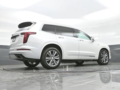 Used 2020 Cadillac XT6 Premium Luxury image 26