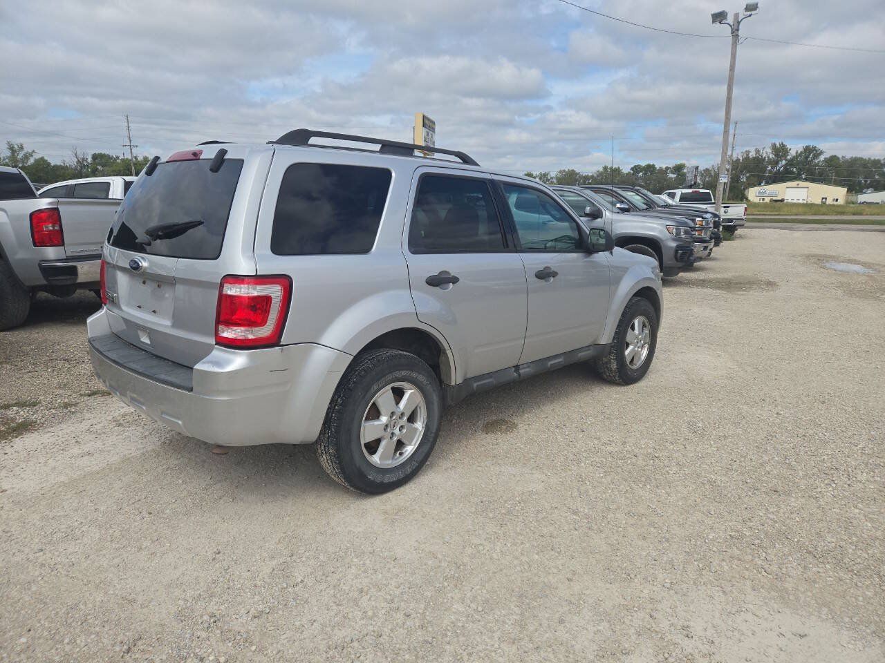 Used 2011 Ford Escape XLT AWD/4WD image 3
