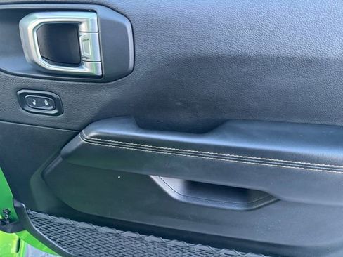 Certified 2025 Jeep Gladiator High Tide image 13