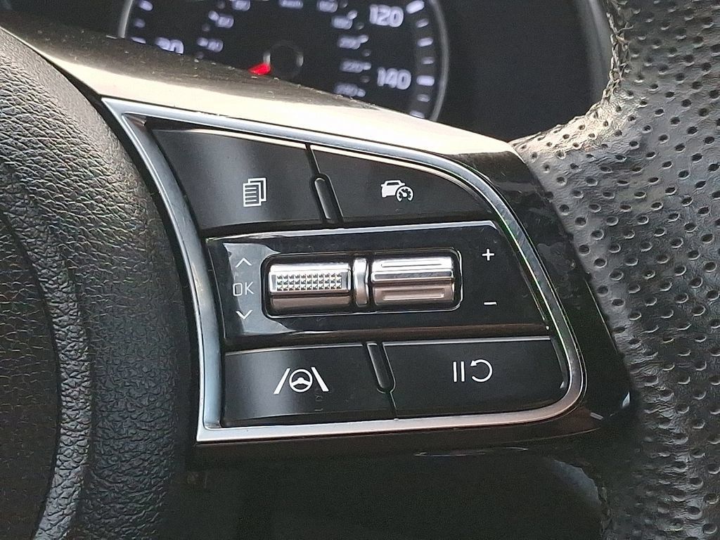 Certified 2022 Kia Forte GT-Line FWD image 22