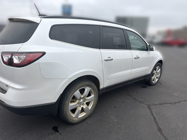 Used 2017 Chevrolet Traverse LT AWD/4WD image 3