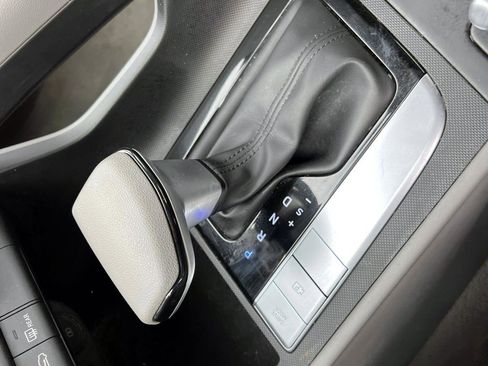 Used 2023 Hyundai Elantra SE image 23