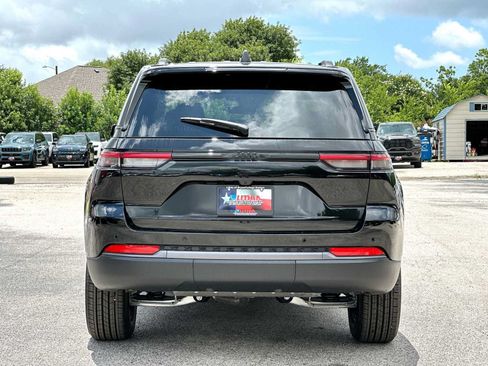 New 2026 Jeep Grand Cherokee Altitude RWD image 14
