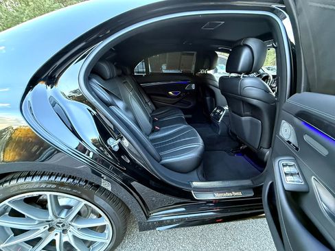 Used 2020 Mercedes-Benz S 560 Sedan w/ AMG Line Exterior image 13