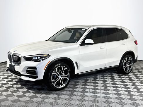 Used 2022 BMW X5 sDrive40i w/ Premium Package RWD image 4