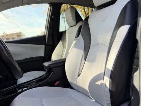 Used 2016 Toyota Prius Two image 13