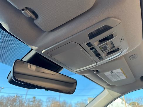 Used 2023 Toyota Highlander XLE image 26