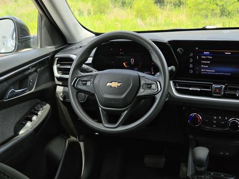 Used 2025 Chevrolet TrailBlazer LT FWD image 13