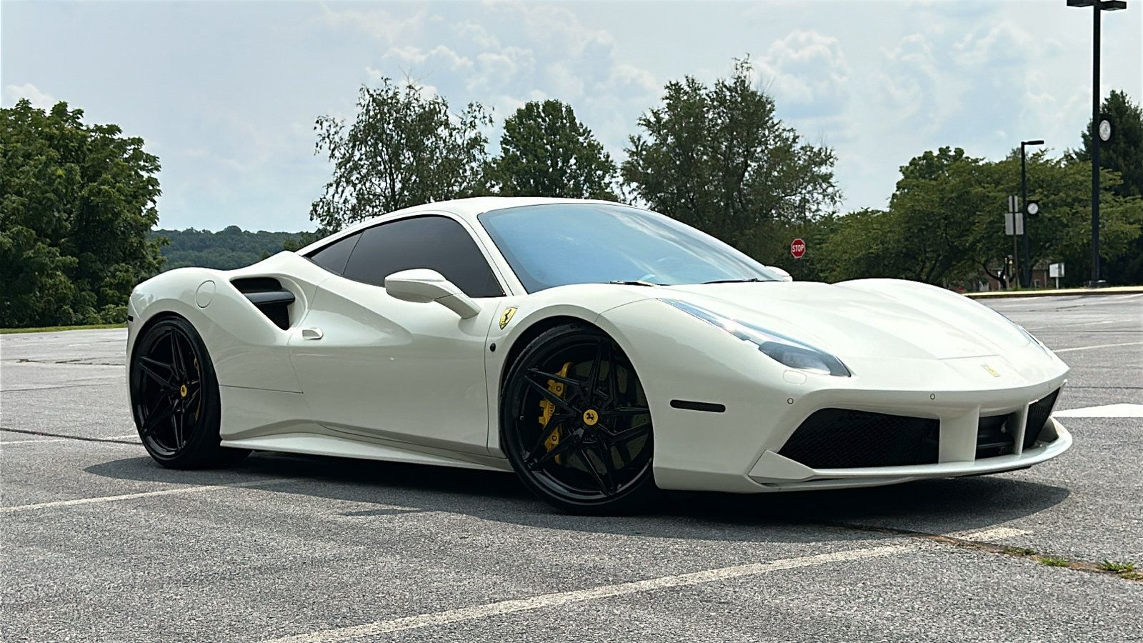 Used 2017 Ferrari 488 GTB RWD image 1