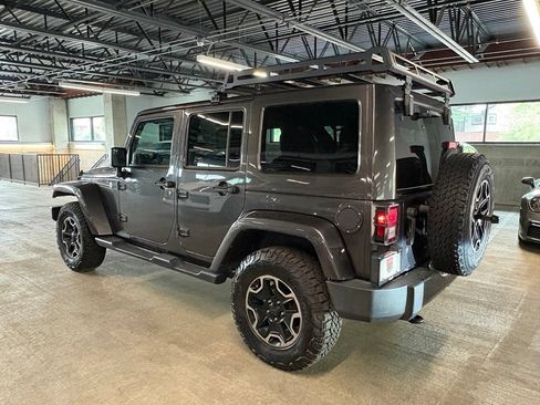 Used 2017 Jeep Wrangler Unlimited Sahara AWD/4WD image 2