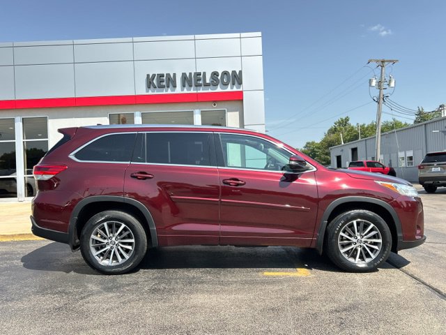 Used 2018 Toyota Highlander XLE AWD/4WD image 16