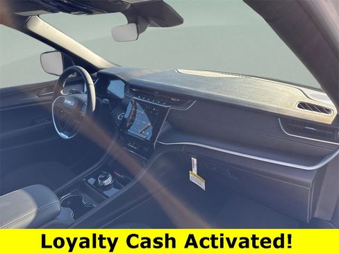 New 2025 Jeep Grand Cherokee Laredo w/ Luxury Tech Group I image 33