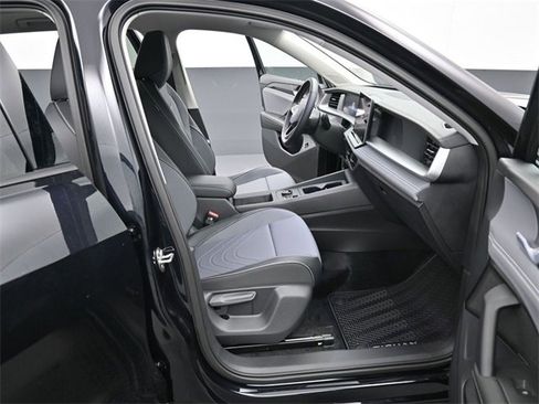 New 2026 Volkswagen Tiguan SE image 14