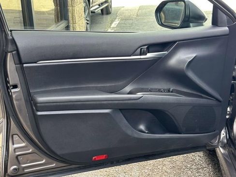 Used 2024 Toyota Camry SE image 13