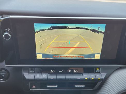 Used 2025 Toyota Camry SE w/ Multimedia Upgrade Package image 21