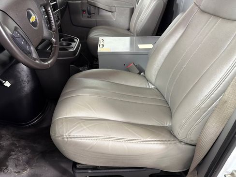 Used 2020 Chevrolet Express 3500 Extended w/ Driver Convenience Package image 12